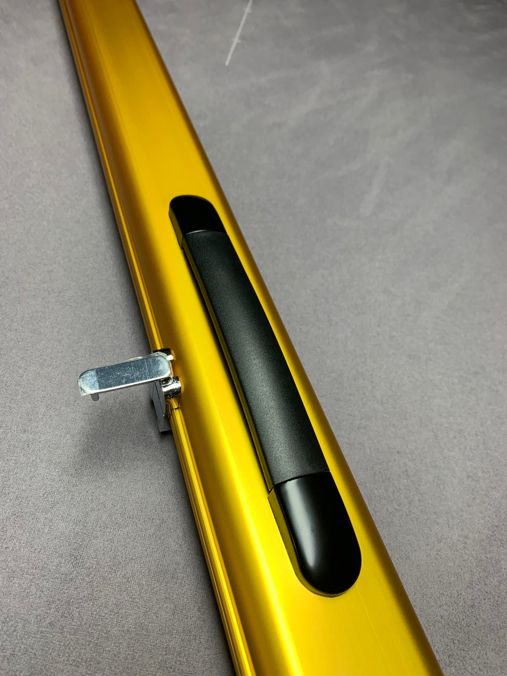 BAIZE MASTER SATIN LINE 1PC LUXURY ALUMINIUM CUE CASE - HOLDS 2 X 1PC CUES - GOLD