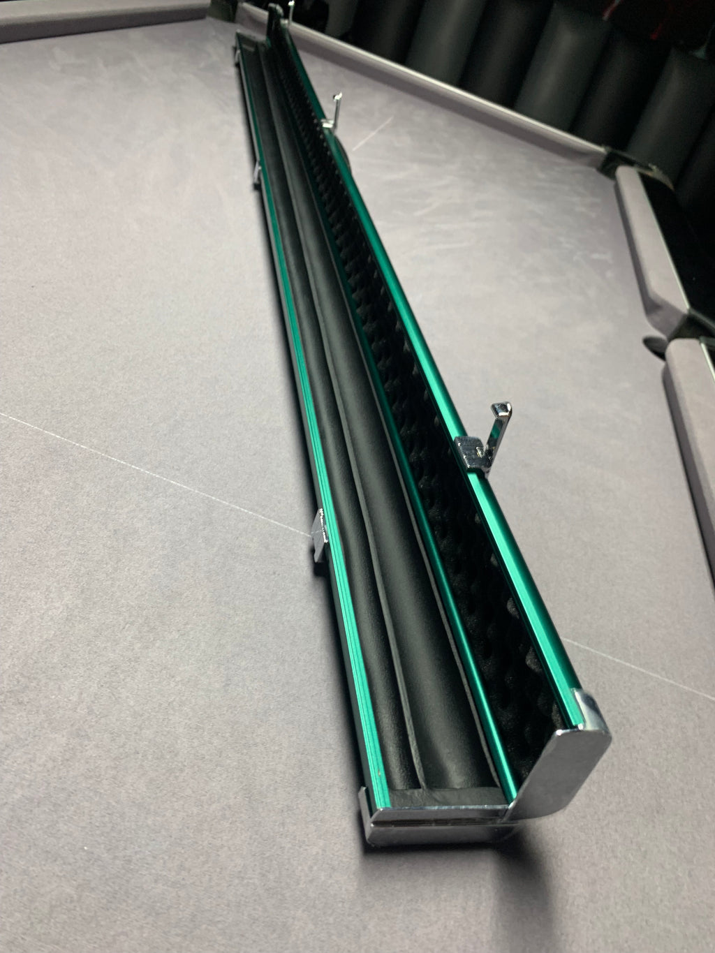 Baize Master Prestige 1 Piece Luxury Metal Cue Case - Holds 2 x 1 Piece Cues - Alpine Teal