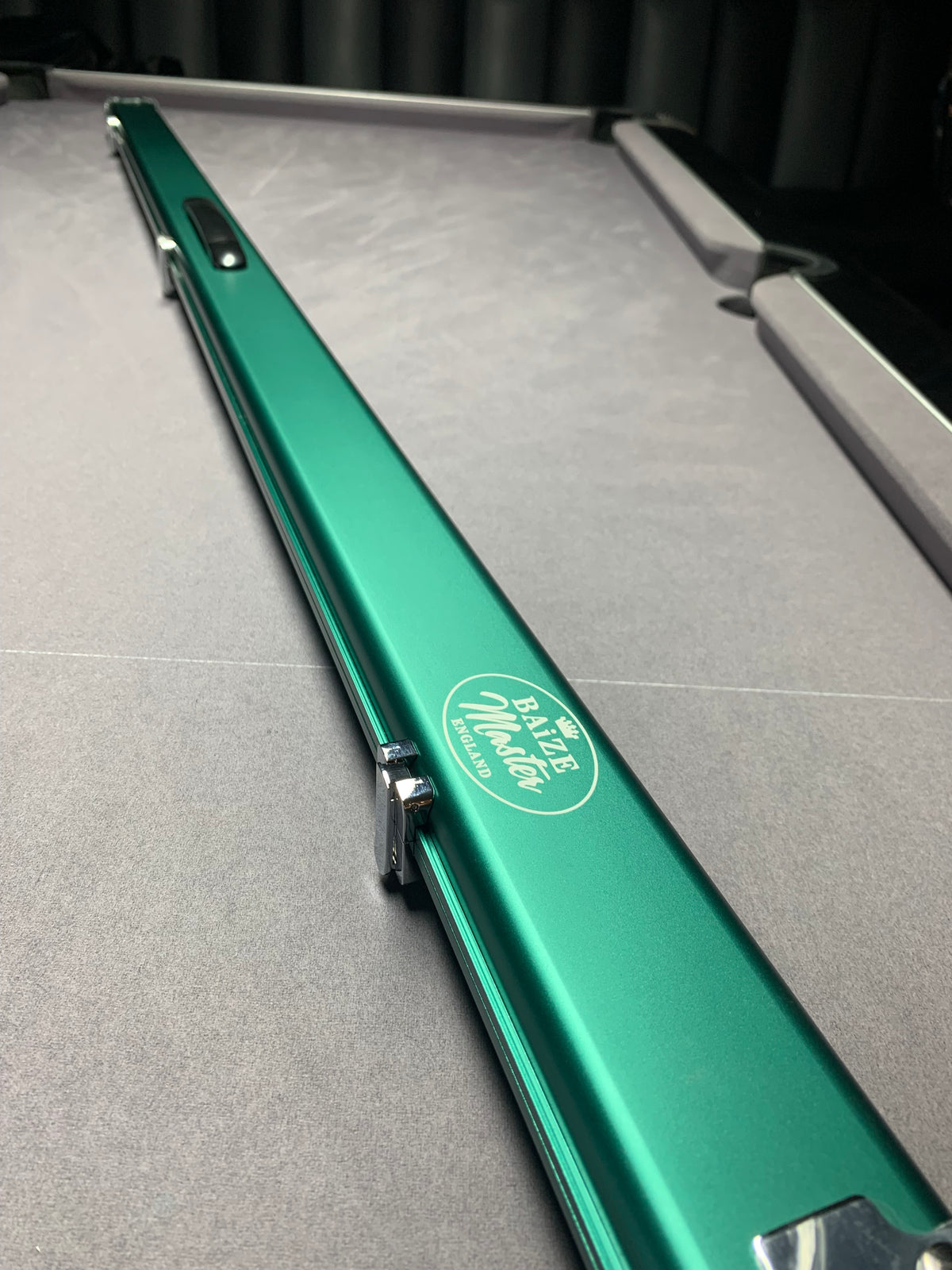 Baize Master Prestige 1 Piece Luxury Metal Cue Case - Holds 2 x 1 Piece Cues - Alpine Teal